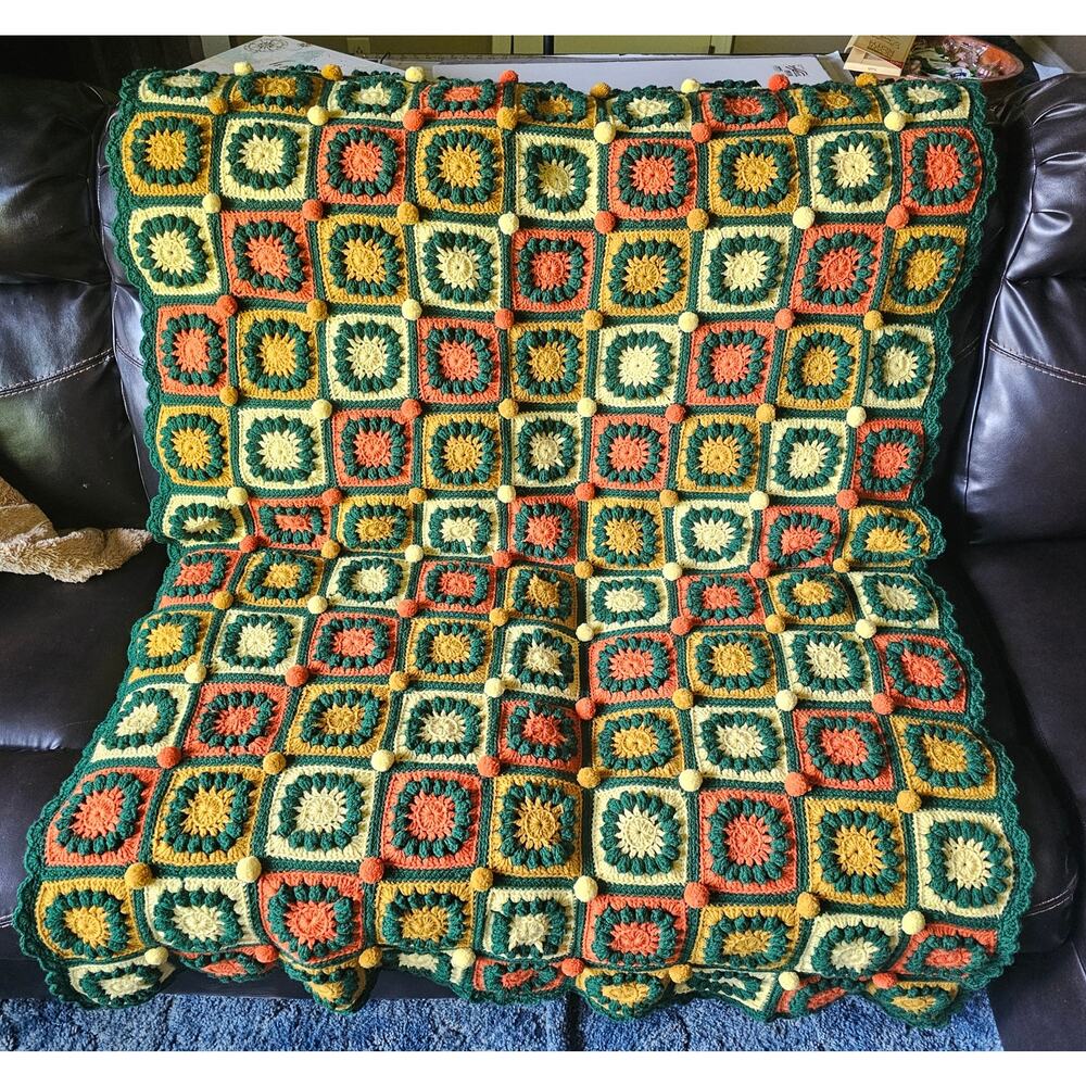 GRANNY SQUARE AFGHAN 4' x 6' Crochet Colorful Puff Balls Scalloped Edge GIFT - Picture 3 of 11